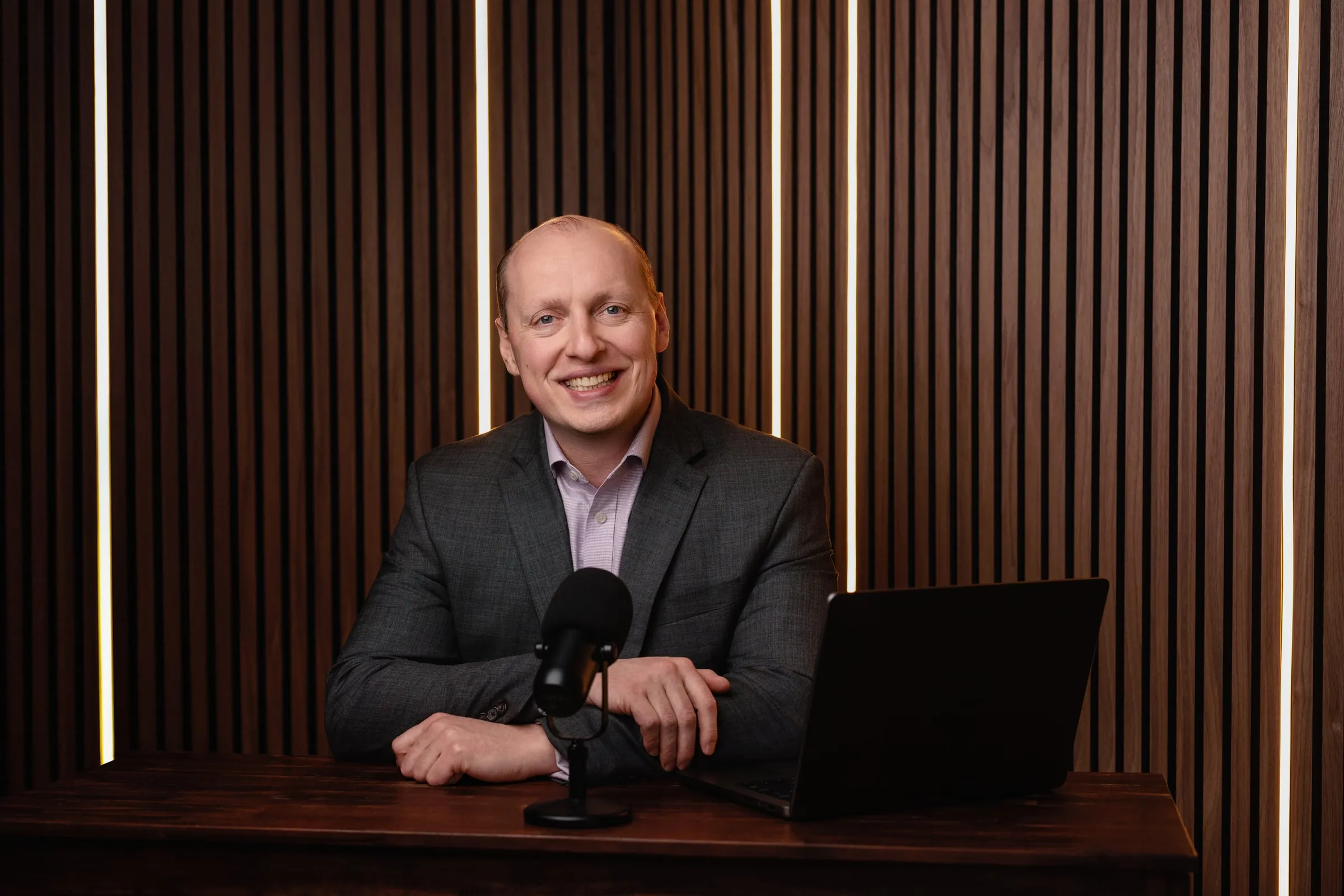 Yuriy Demidko: podcast desk